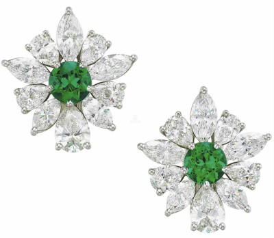 一对祖母绿和钻石耳环，2018年6月12日佳士得（Christie's）纽约珠宝拍卖会