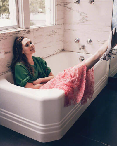 奥妹Elizabeth Olsen「The Sunday Times Style」杂志写真