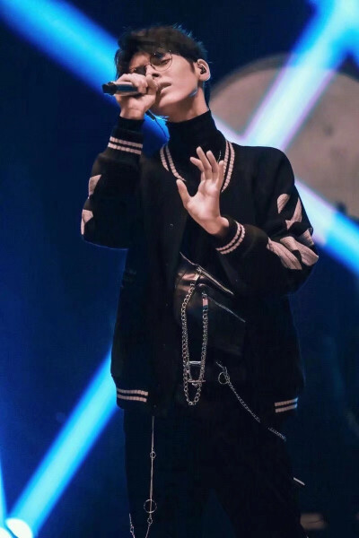 Kristian Kostov
克里斯蒂安