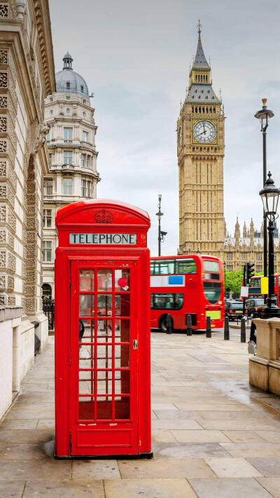 1921年，万众期待的第一款电话亭终于诞生了，并陆陆续续出现在伦敦街头。©图虫创意