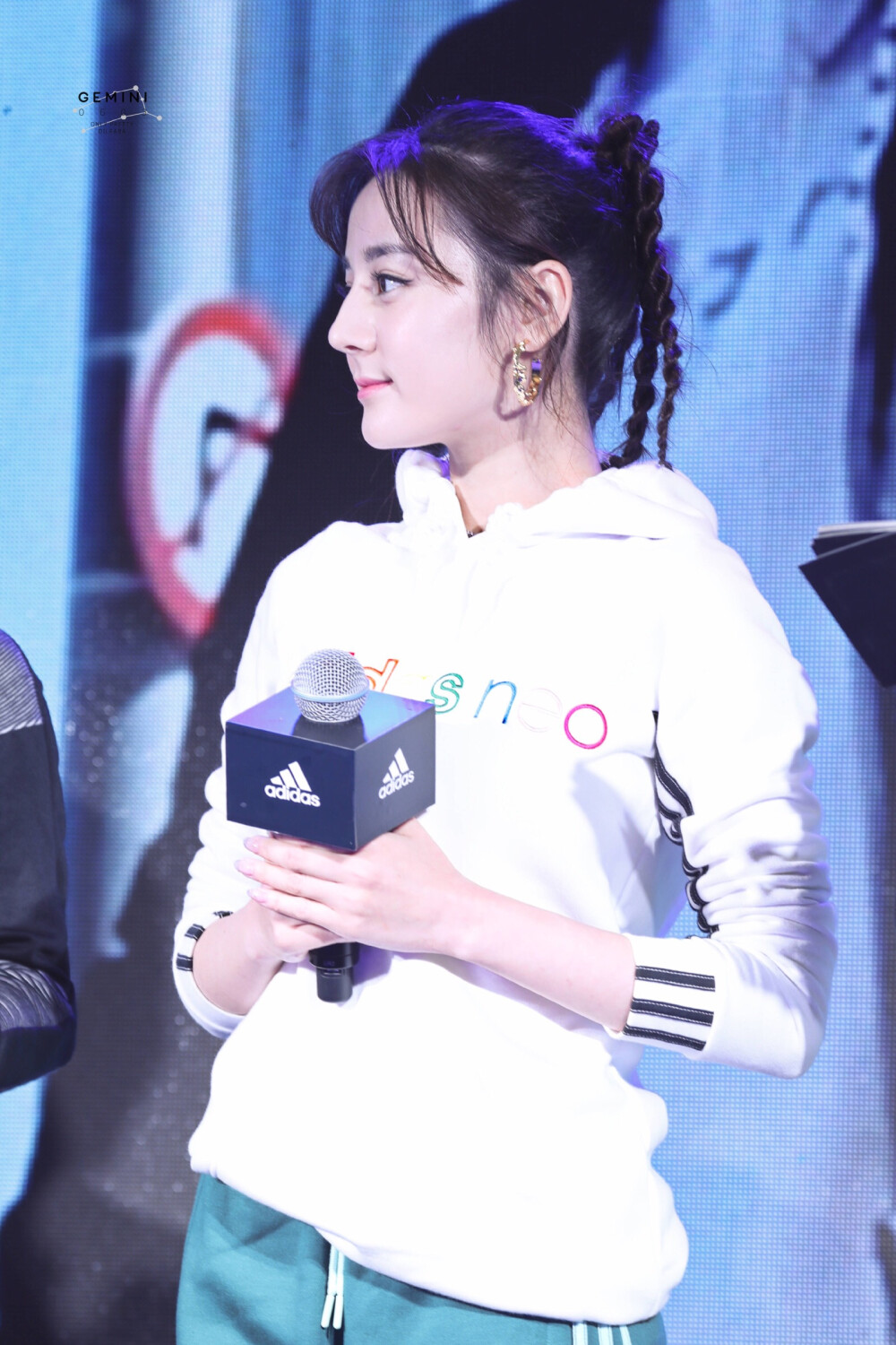 cr：Gemini0603·迪丽热巴个站
迪丽热巴代言Adidas
181219 长沙adidasneo品牌活动