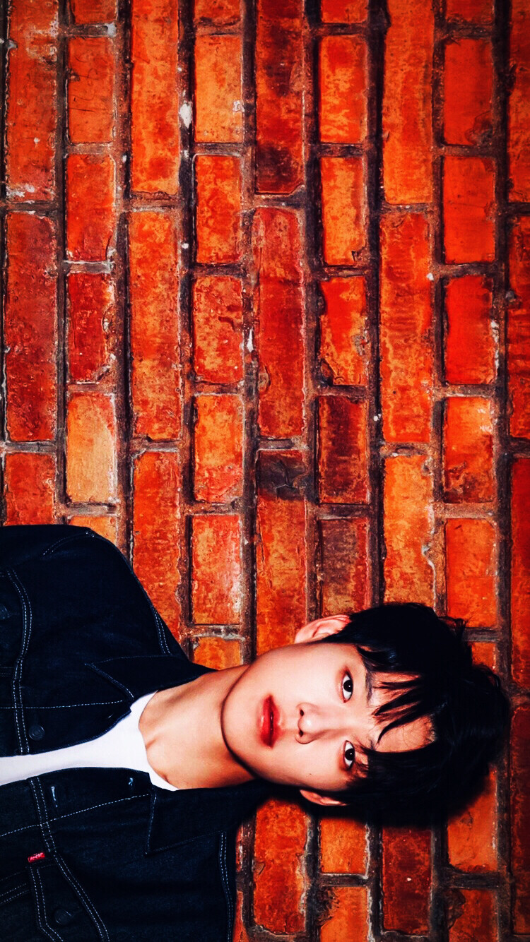 搜白敬亭却跳出来魏大勋，嗯哼？