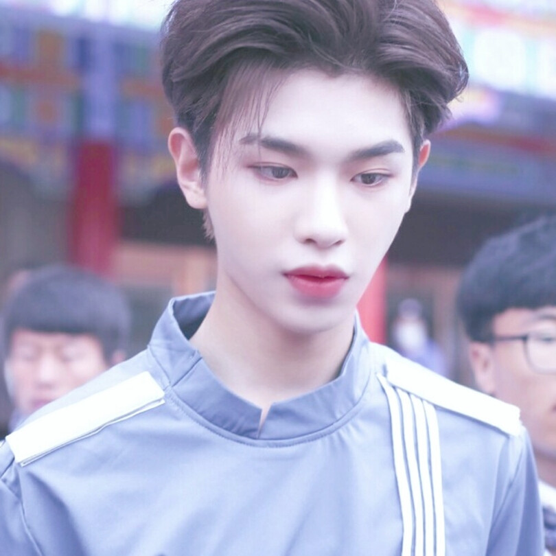 黄明昊