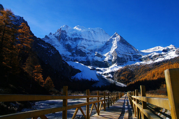 与其怀念，不如向往，与其向往，不如该放就放去远方。——张嘉佳