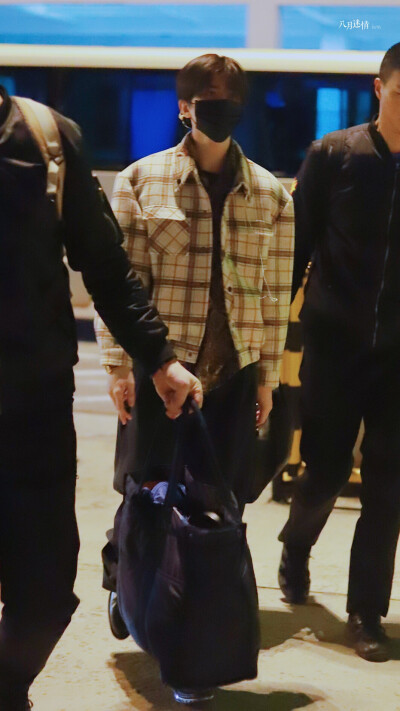 cr:八月迷情_蔡徐坤
20190127北京✈三亚