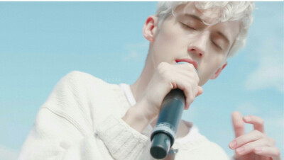 Troye Sivan 戳爷
戳爷4月22日要在上海开演唱啦！！！