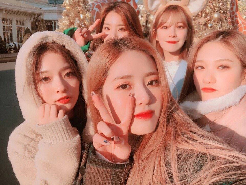 Fromis_9 