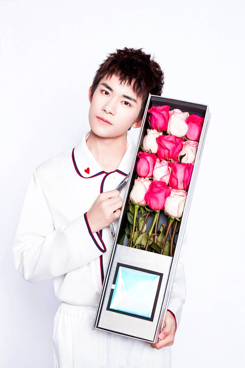 易烊千玺tfboysthebeast野兽派代言人野兽派2019情人节高清