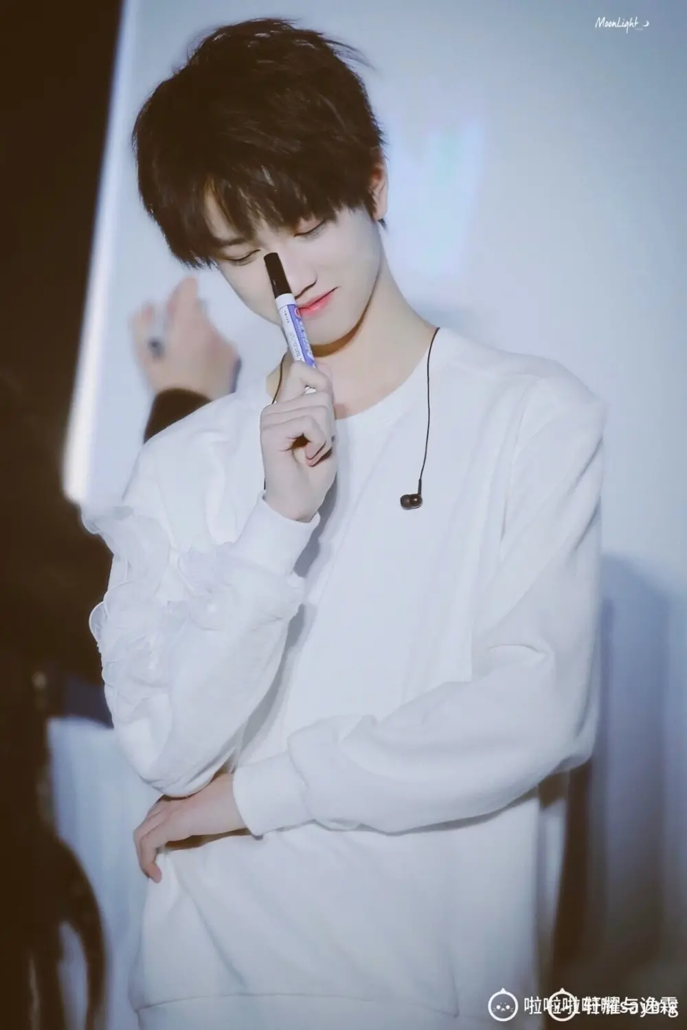 敖叽
神采飞扬少年气，龙宫太子敖子逸
全新出发破荆棘，世界中心我陪你
侵删