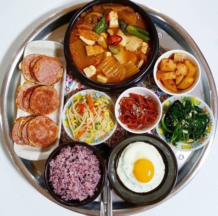 Foodie | 韩国传统家庭饭桌 ​