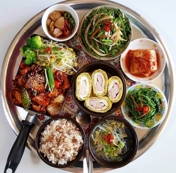 Foodie | 韩国传统家庭饭桌 ​