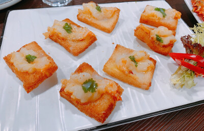 | Shrimp Toast | 蝦多士 |