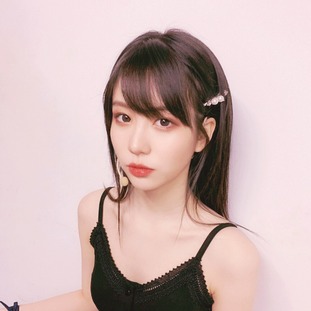 SNH48—杨惠婷
自调/自截/原创
二传注 图cr dt沈虞书