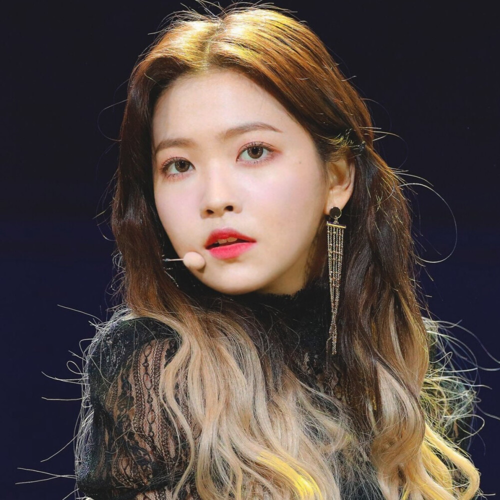 金艺琳yeri.red velvet.cr.tumblr
by.江柳