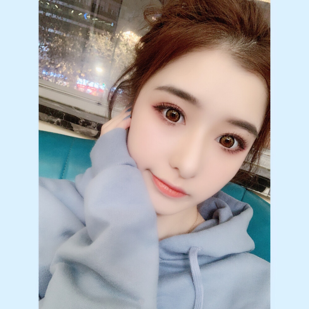 野洵 边框女头
喜收藏 禁二传。