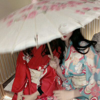  分开截成两张的在发闺蜜头那个合辑