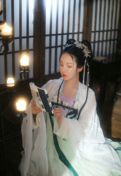 有美一人，清扬婉兮。