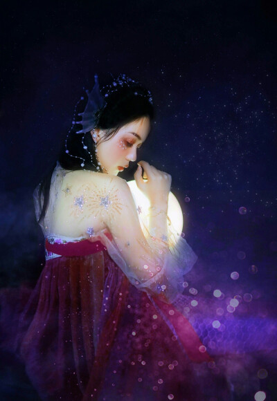 有美一人，清扬婉兮。