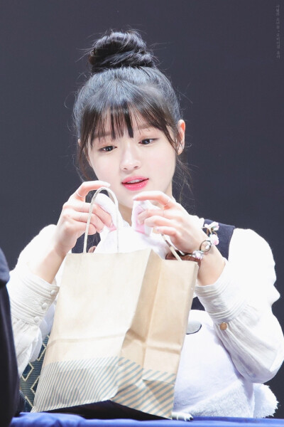 yooa 刘是我 ohmygirl