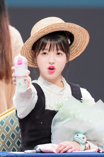 yooa 刘是我 ohmygirl