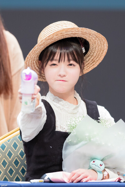 yooa 刘是我 ohmygirl