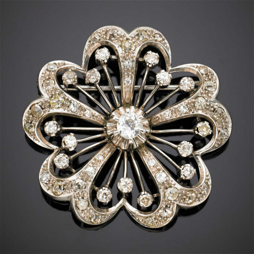 白金程式化花胸针，2017年5月17日意大利米兰IlPonte拍卖行珠宝拍卖专场