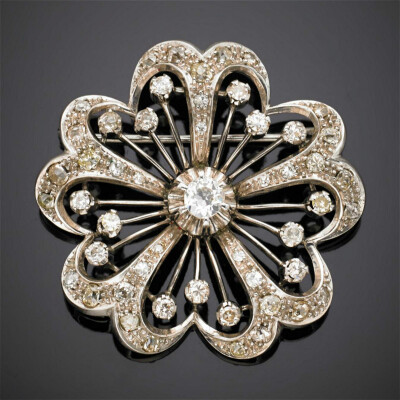 白金程式化花胸针，2017年5月17日意大利米兰IlPonte拍卖行珠宝拍卖专场