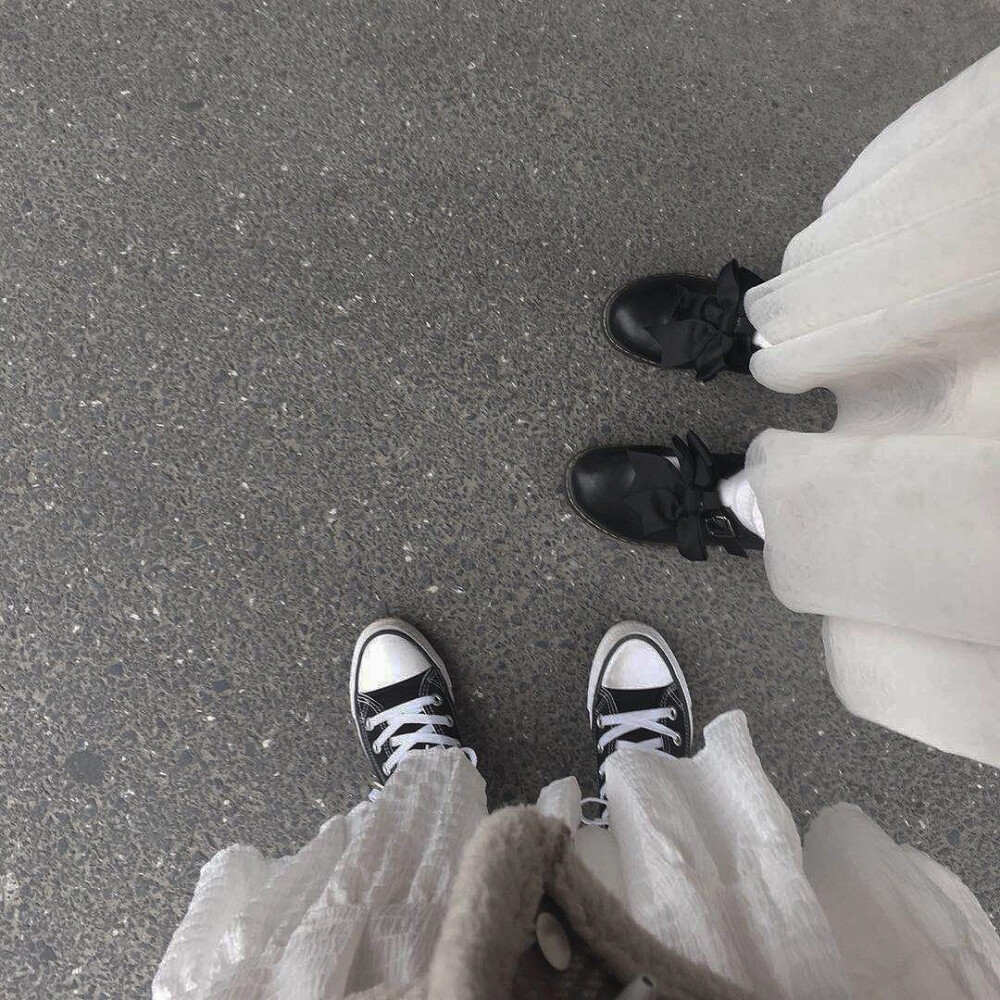 三一の壁纸 背景 嘴唇 猪猪 