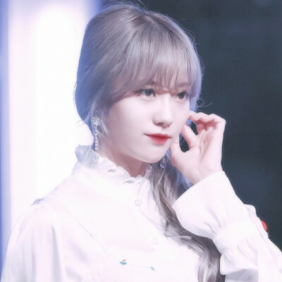 李露朵头像/by沈灿阳