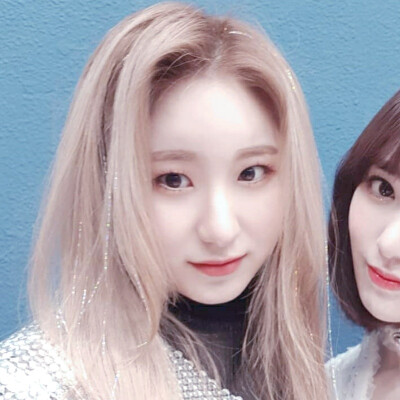 izone
李彩燕&宫脇咲良