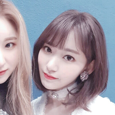 izone
李彩燕&宫脇咲良