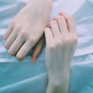 部位 #背景 #手控 #精选 赞 评论 收藏 更多 发布至专辑 精选手控