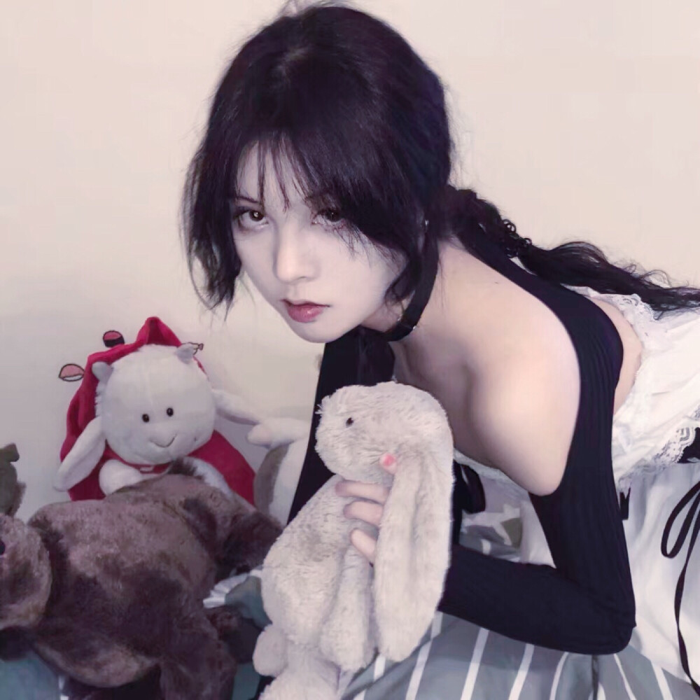 野洵 气质女
喜收藏 禁二传。