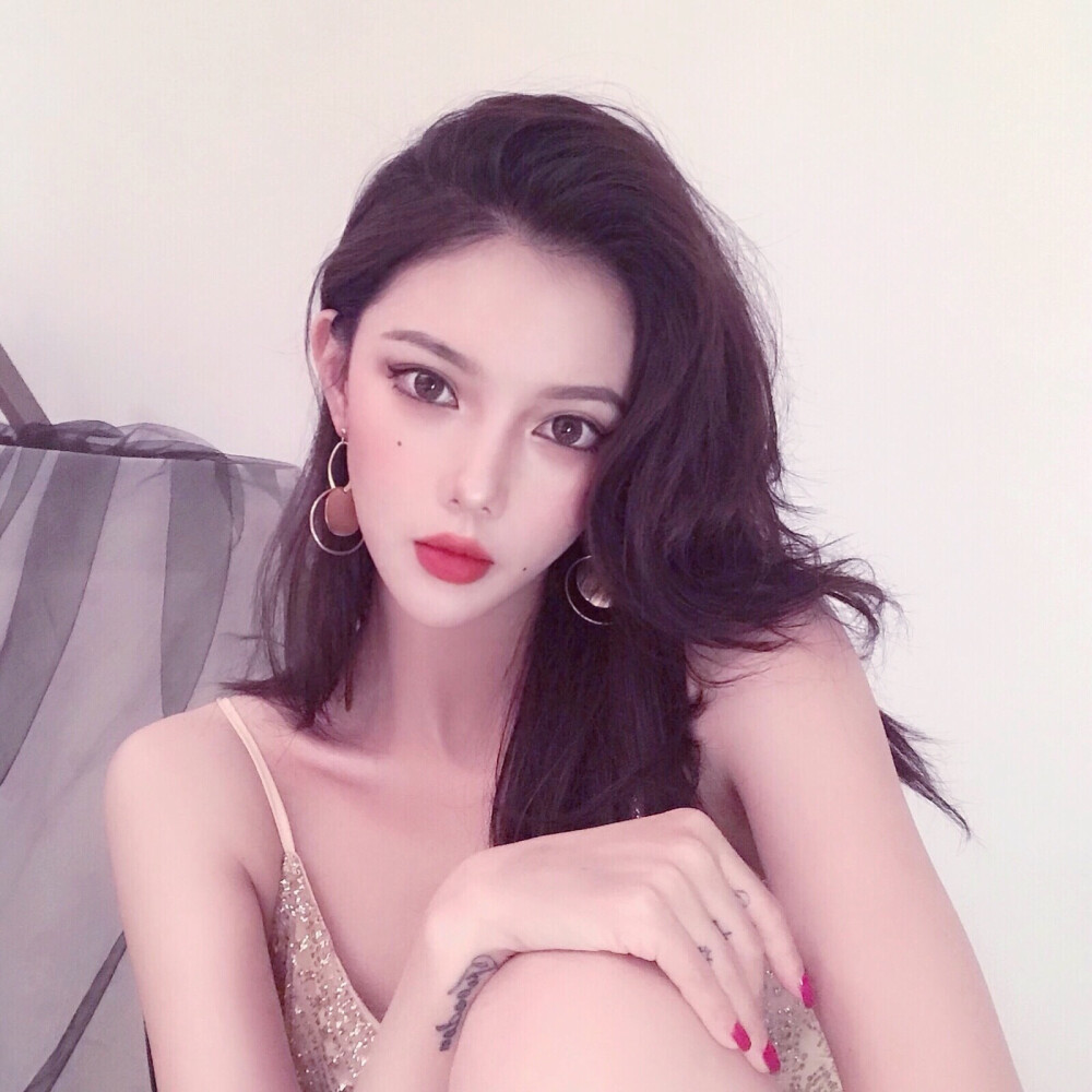 野洵 气质女
喜收藏 禁二传。