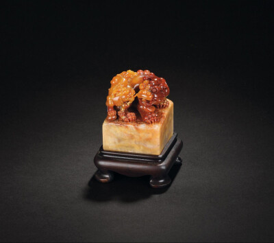 巴林石与福建省的寿山石、浙江省的青田石和昌化石齐名，统称为中国“四大名石”[4]。巴林石属于叶腊石的一种，成份与青田石和广东丰顺石几近一致，其产地在内蒙古赤峰市巴林右旗。巴林石的硬度为摩氏2—4度，不仅透…