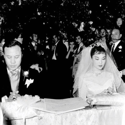 严俊 李丽华
1957年婚礼现场照