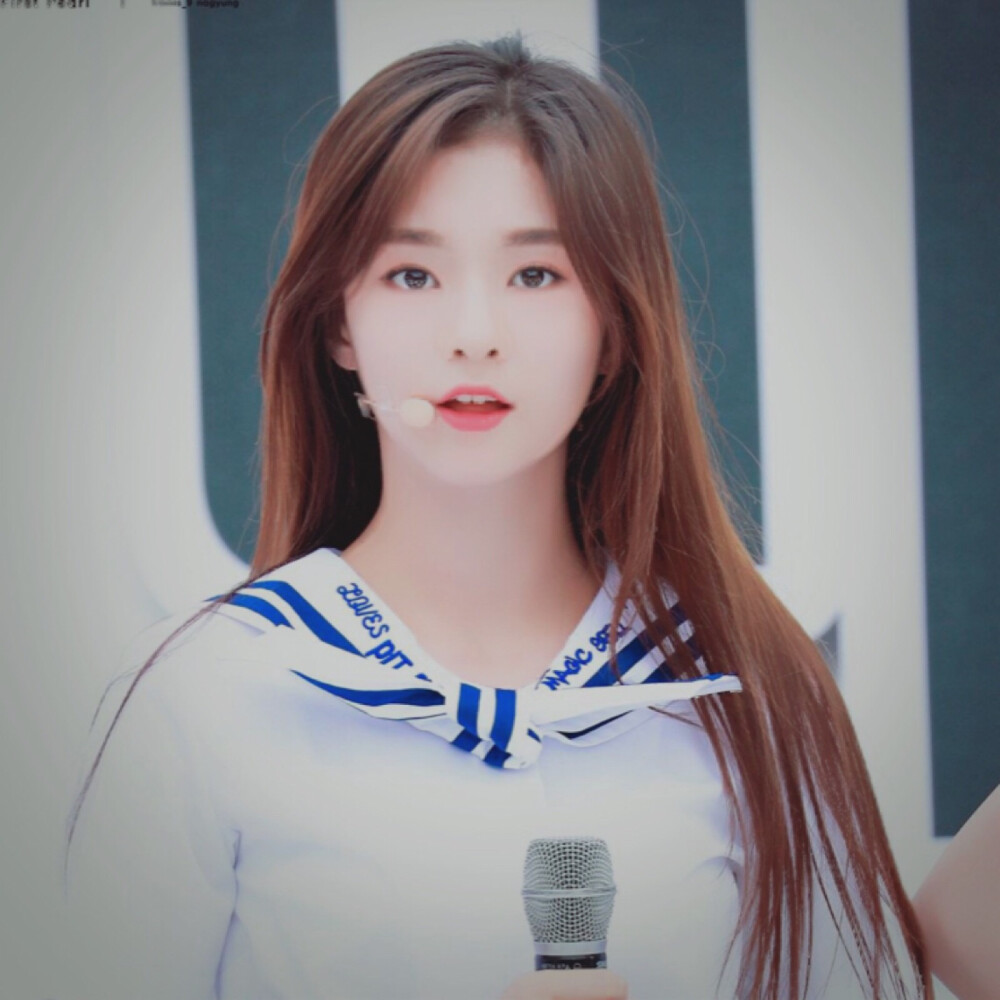 Fromis_9.
李娜炅.