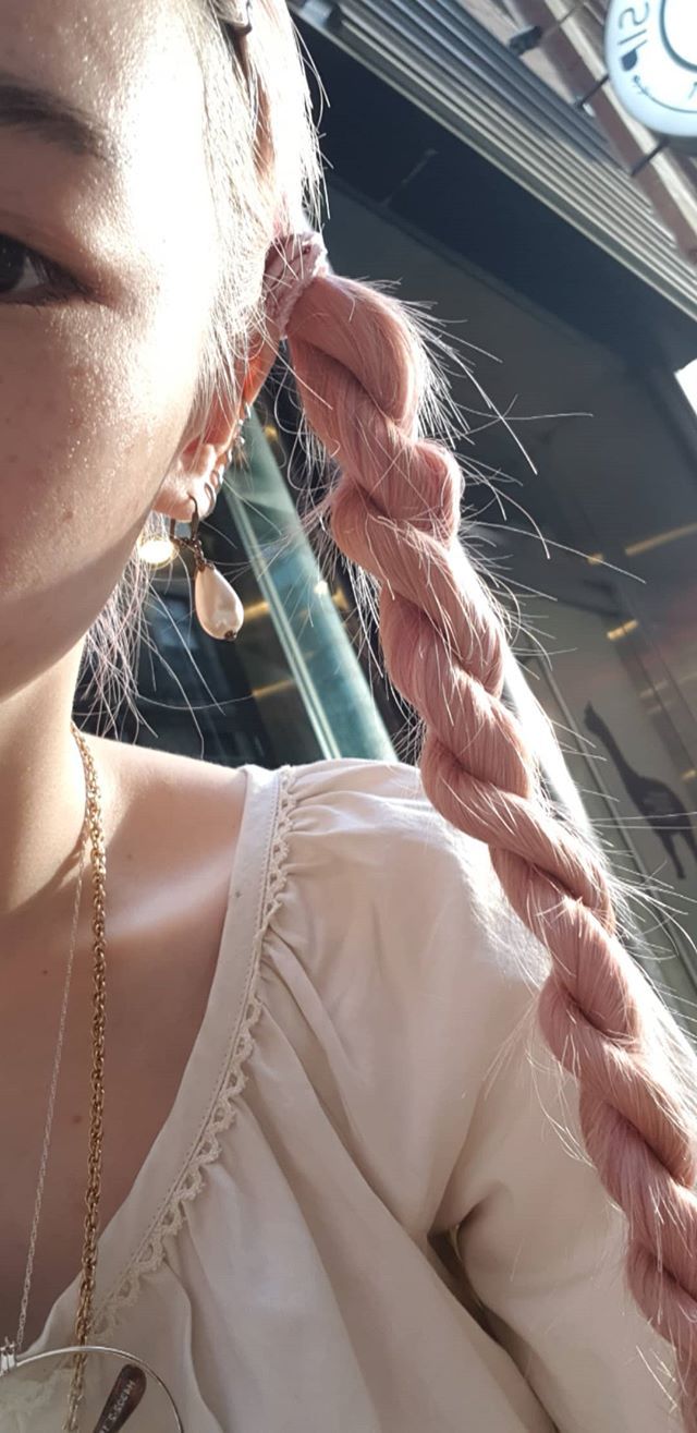 利利女士的pink hair