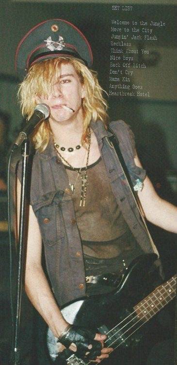 Duff Mckagan
全世界最帅的贝斯手
生日快乐