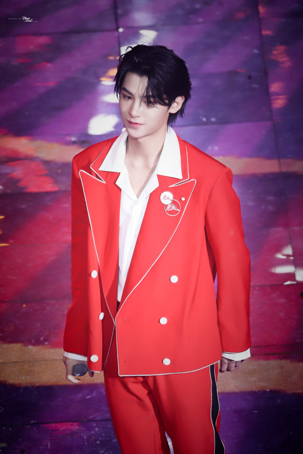 weibo@tttangsiqi
黄明昊
祝大家新年快乐