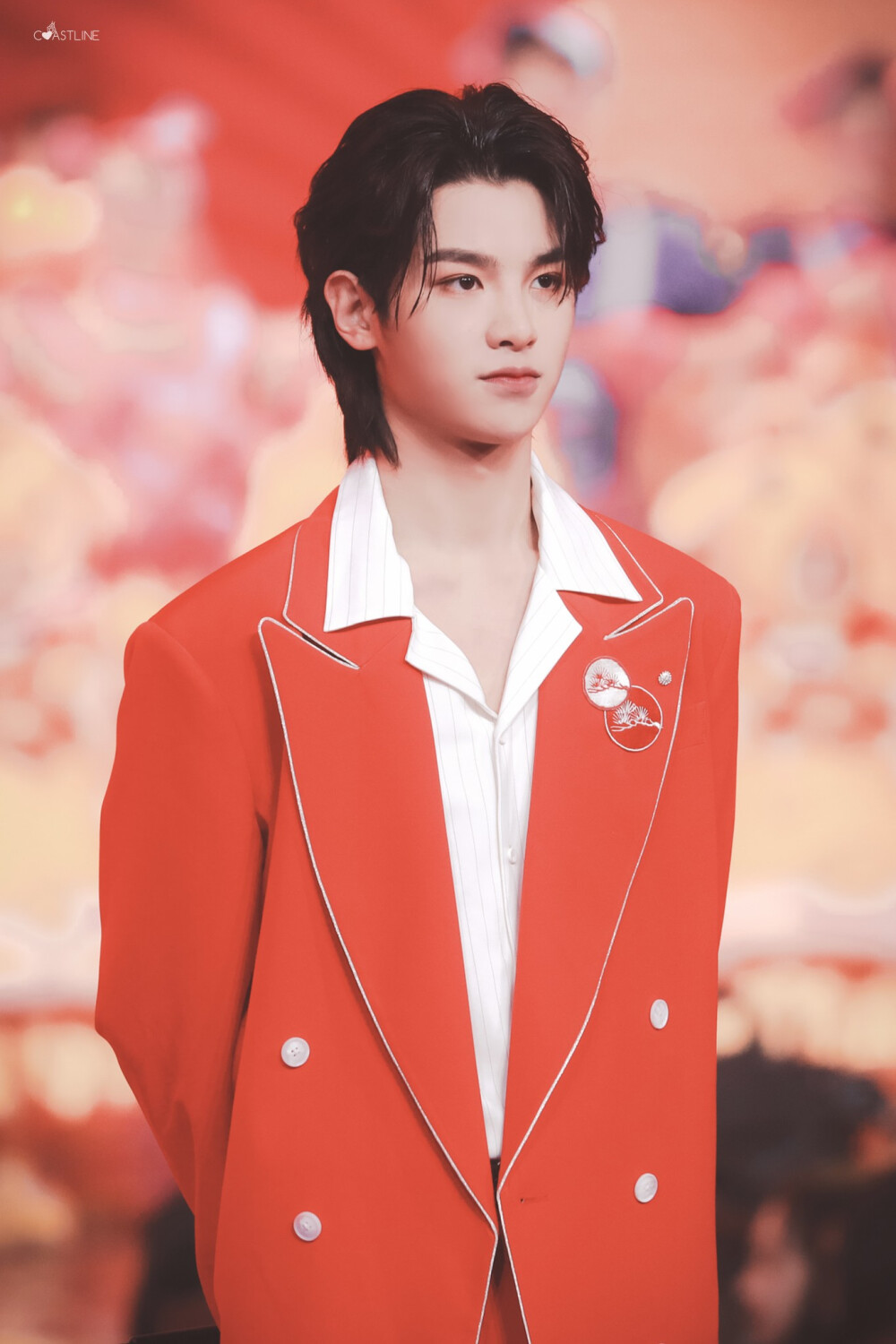 weibo@tttangsiqi
黄明昊
祝大家新年快乐