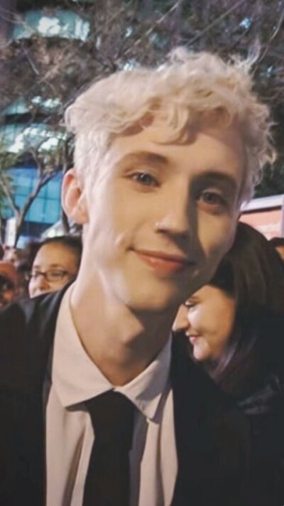 troye sivan .戳爷