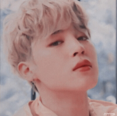 “あなたは万花の間のバラの恋です”
“PARK JIMIN SEXY MONMENT”
cr/tumblr ​