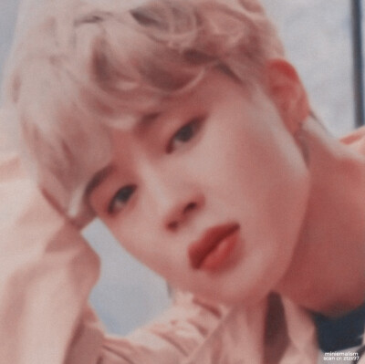 “あなたは万花の間のバラの恋です”
“PARK JIMIN SEXY MONMENT”
cr/tumblr ​