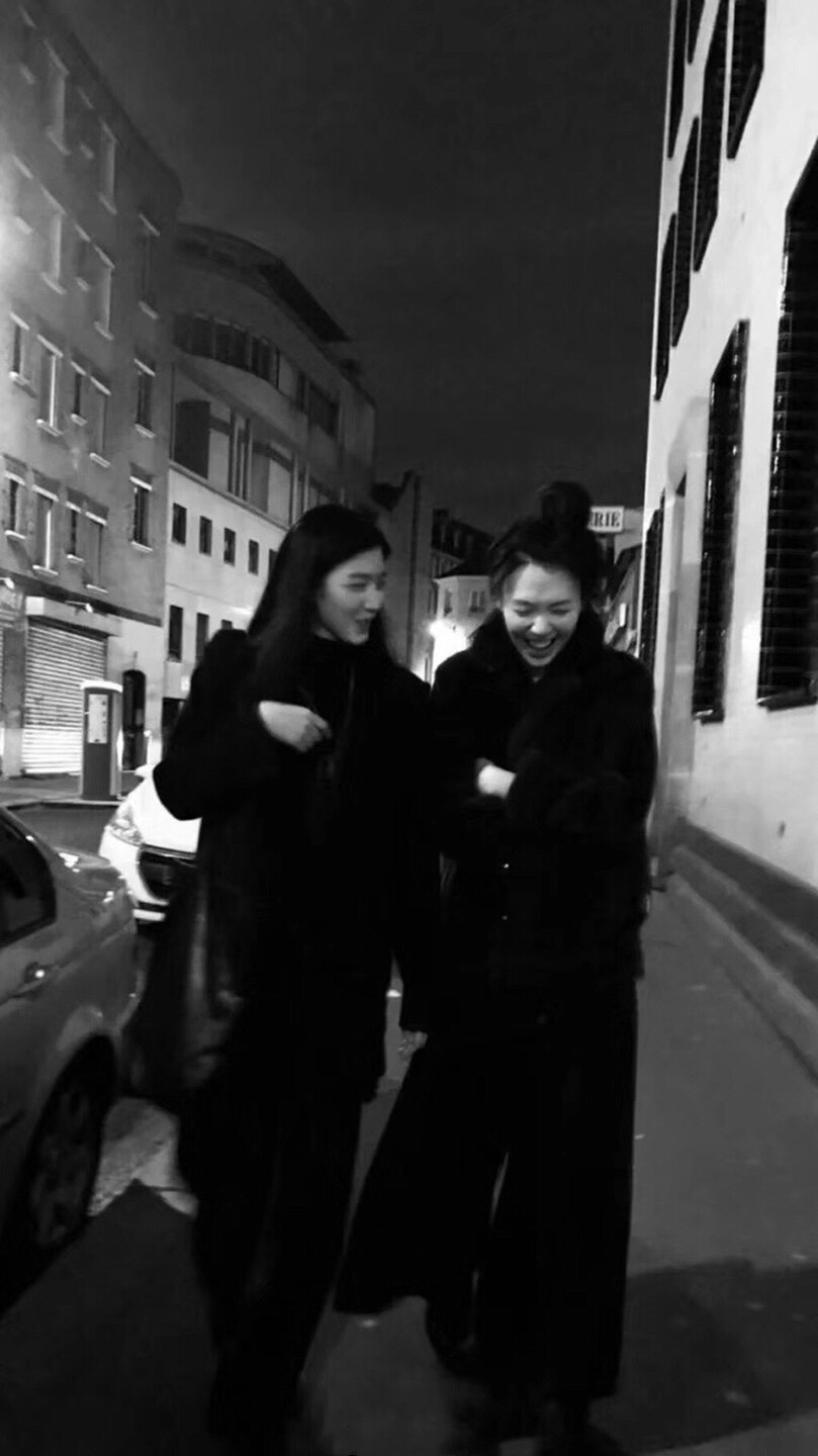 成年人的世界不存在永恒的靠山
你最强的靠山就是你的努力和地位