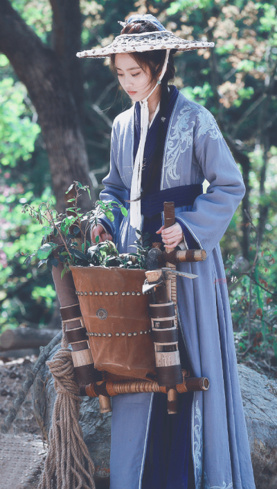 林奚
张慧雯