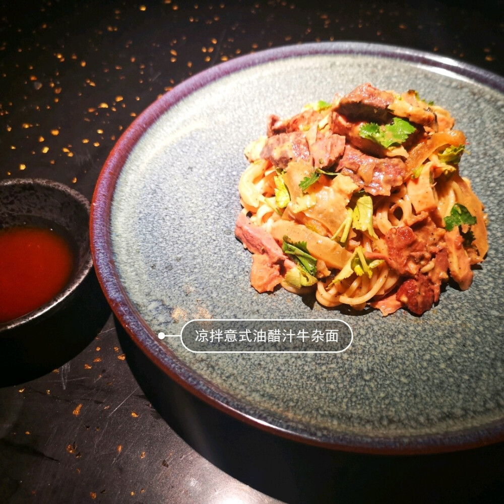 美食与美酒可以兼得，尽在凡Zone精酿啤酒时尚餐厅