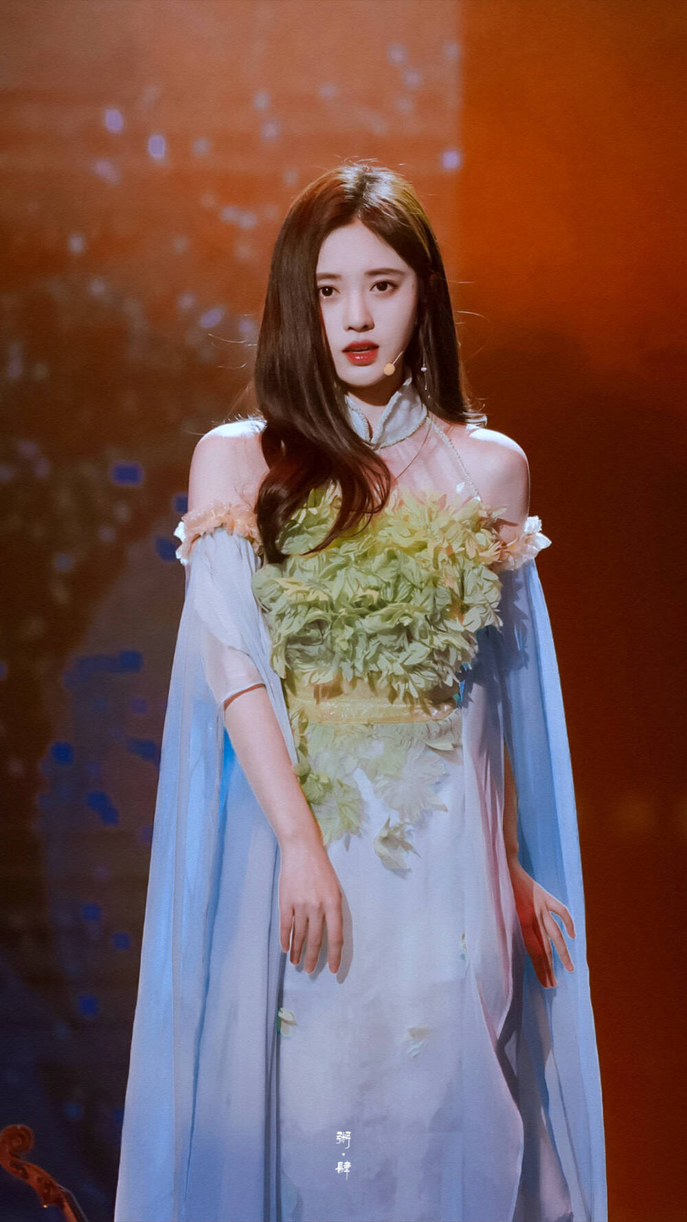 盛世美颜♡鞠婧祎
cr微博