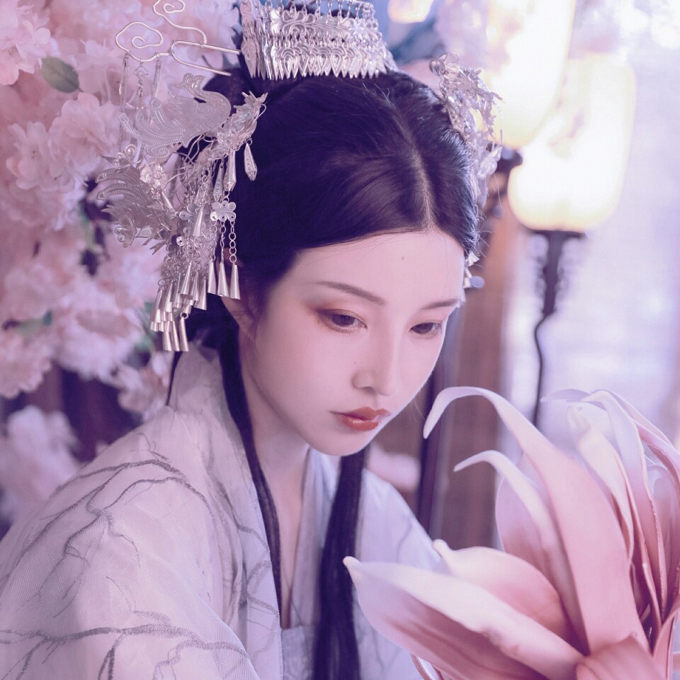 古风头像 自截 /泛轻舟
二传注明出处