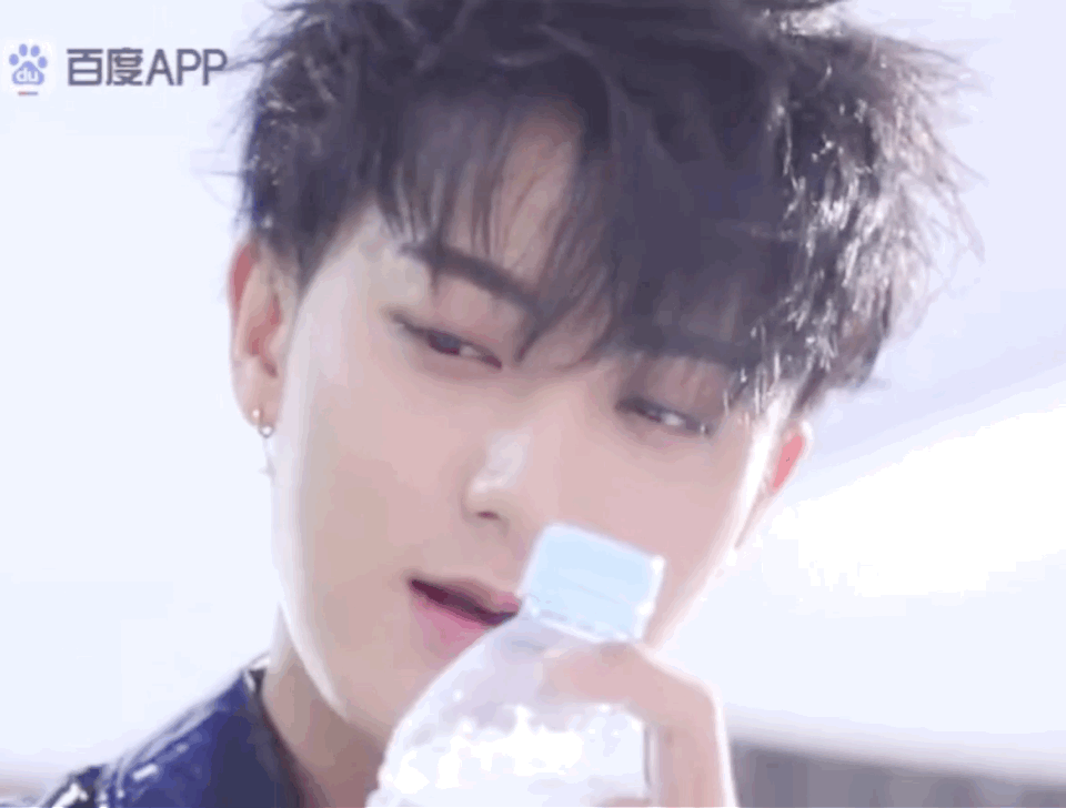 我们崽崽真好看
韬韬最棒